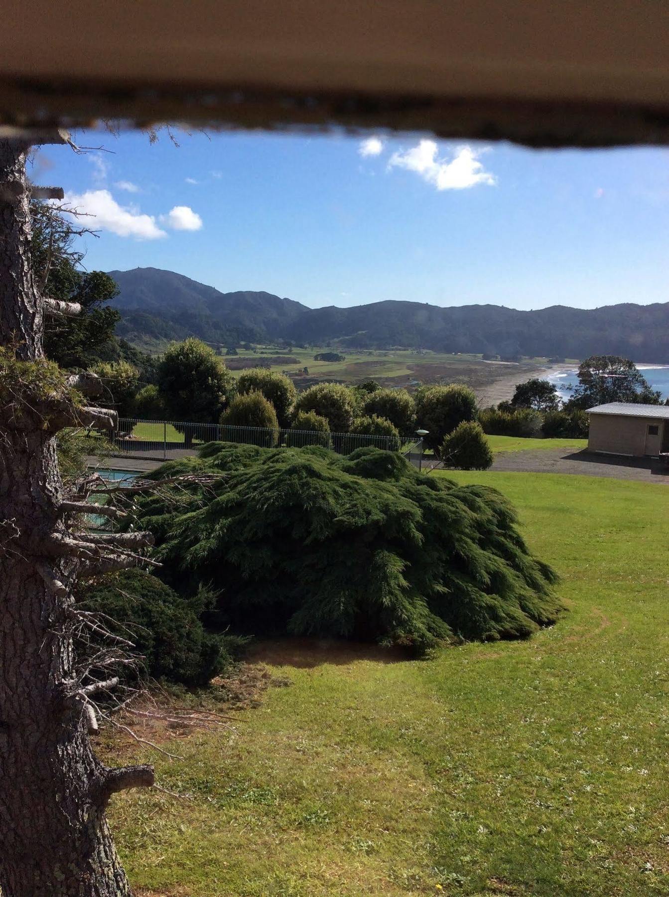 Hicks Bay Lodge Exteriör bild